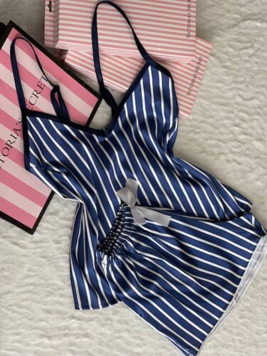 blue victoria's secret تاپ شرتک ویکتوریا سرمهای ( ۱۲۰۳ )